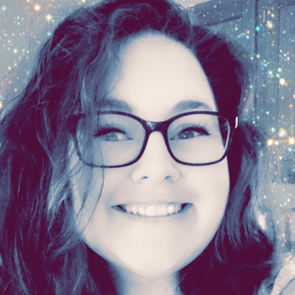 Meet your Posher, Kari - Picture 1 of 1